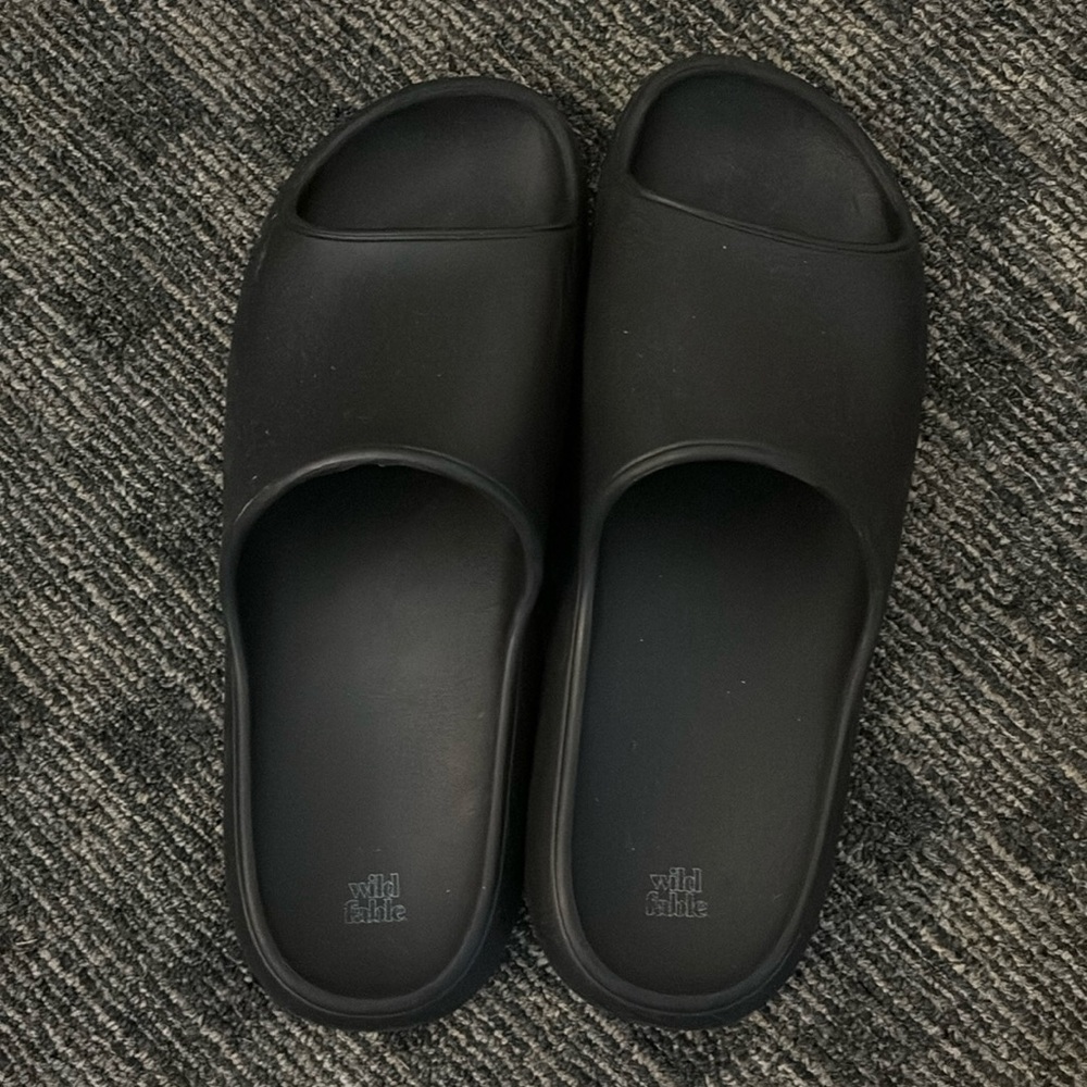 Wild Fable Robbie’s Slide Black Sandals